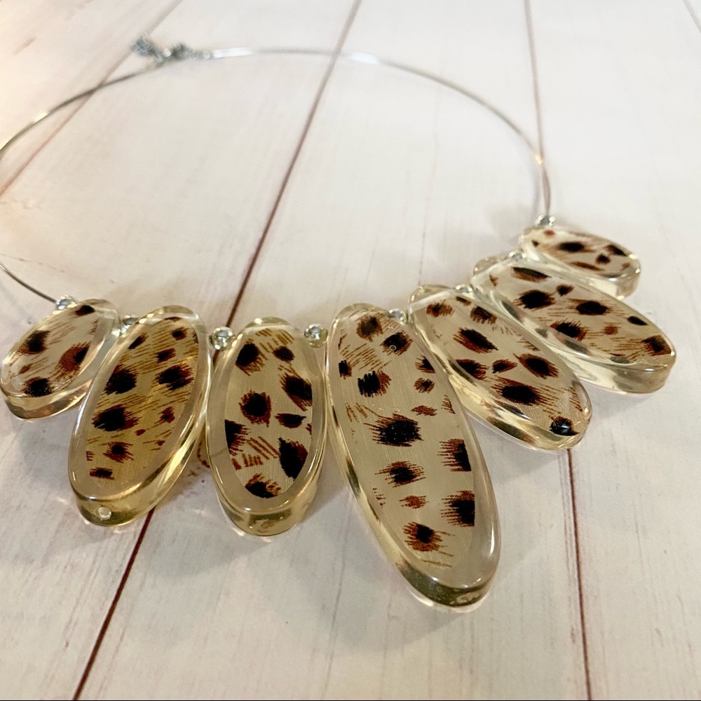 Leopard Designed chocker - Picture 3 of 7